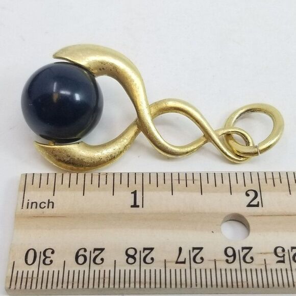 Vintage Black Bead and Matte Gold Tone Spiral Pendant, 80s 90s Style, Estate - Picture 5 of 5